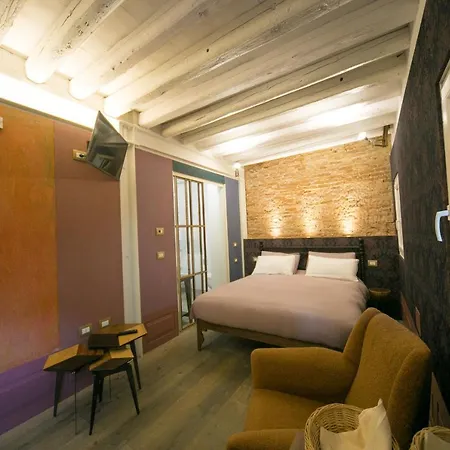 Casa Sansera לינה וארוחת בוקר